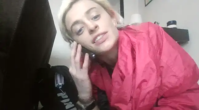 Snapshot of watermellonpussy chatting on March 2025 06:11:01 PM watermellonpussy online show from March 2025 06:11:01 PM