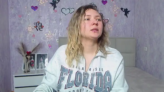 SallyVerda online show from February 2025 06:54:02 PM