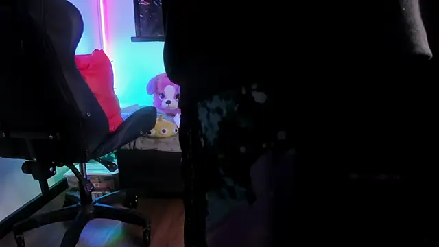 lucky-leah online show from July 2026 04:27:02 AM