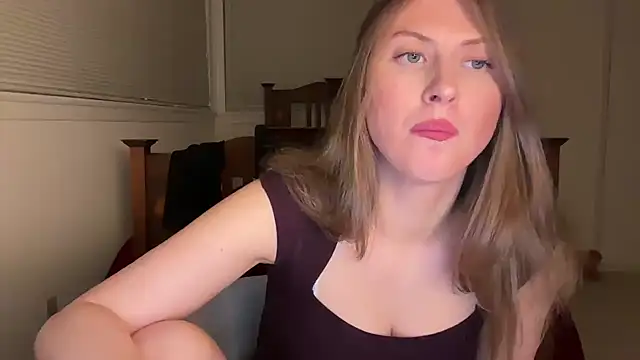 YUMIandbigWOLF online show from May 2026 04:18:02 AM