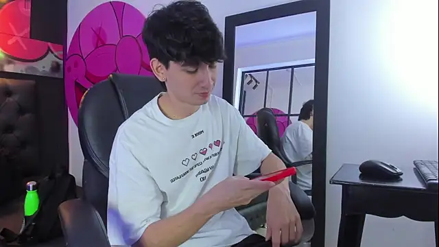 Santi delacruz online show from December 2024 02:49:02 PM