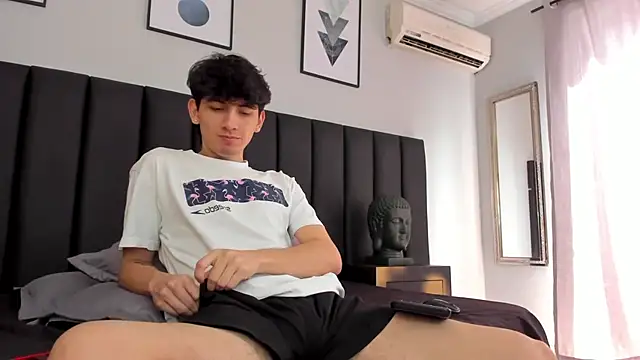 Santi delacruz online show from January 2025 05:10:01 PM