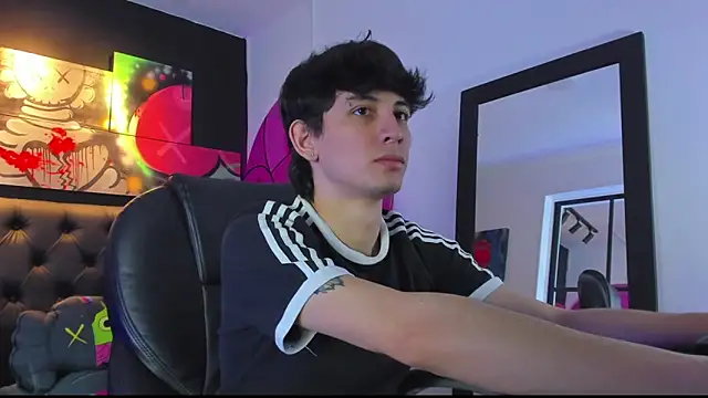 Santi delacruz online show from January 2025 03:46:01 PM