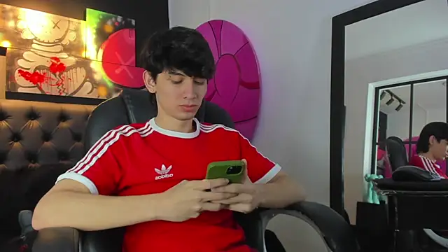 Santi delacruz online show from January 2025 01:42:01 PM