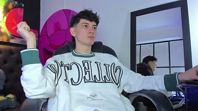 Santi delacruz online show from February 2025 02:35:02 PM