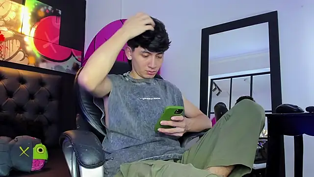 Santi delacruz online show from February 2025 02:44:01 PM