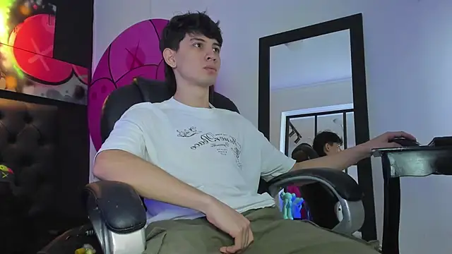 Santi delacruz online show from March 2025 02:45:01 PM