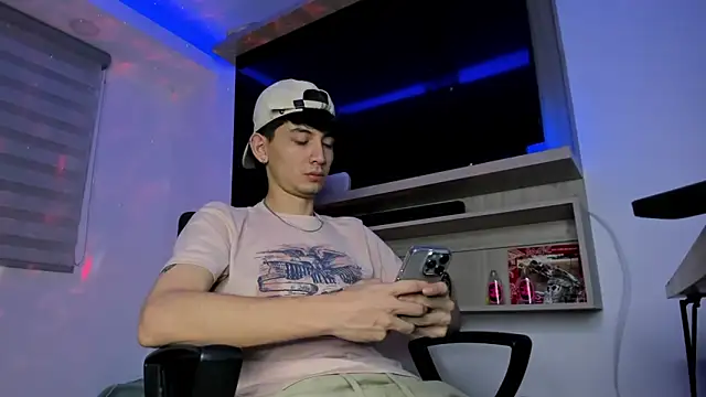 Santi delacruz online show from October 2025 05:41:01 AM