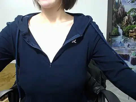 Snapshot of Love_bug15 chatting on February 2025 07:20:01 AM Love bug15 online show from February 2025 07:20:01 AM