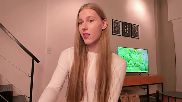 Mira Lite online show from May 2026 10:37:02 PM