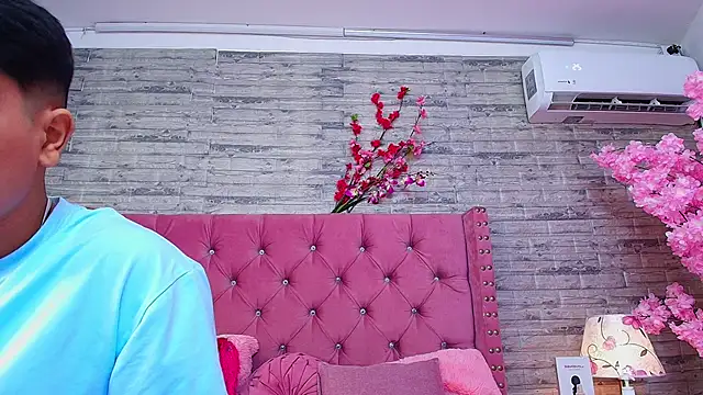 Snapshot of AuroraSim chatting on February 2025 01:10:02 PM AuroraSim online show from February 2025 01:10:02 PM