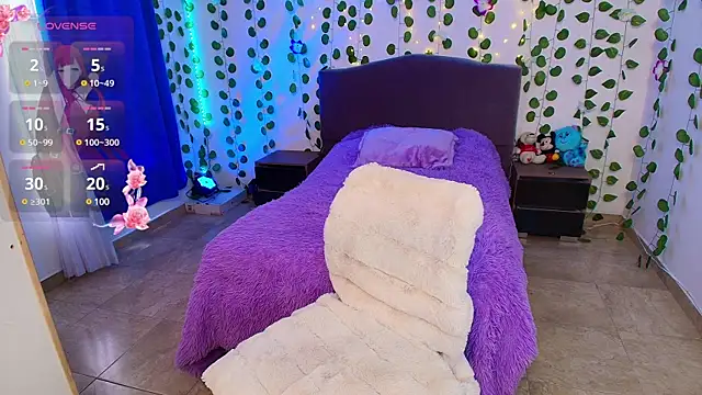 hazel lee ross online show from December 2024 02:57:01 PM