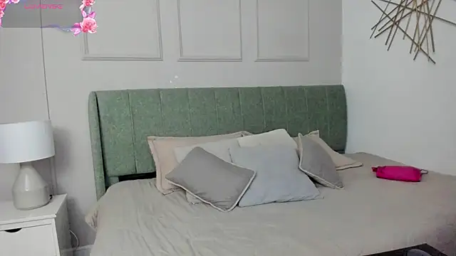 Sussanewolf online show from March 2026 12:20:01 PM