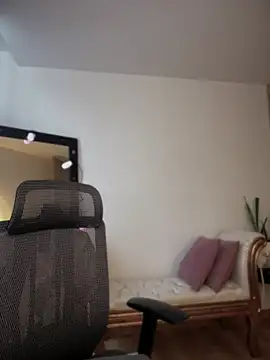 Snapshot of evangeline_ch chatting on December 2024 04:29:02 PM evangeline ch online show from December 2024 04:29:02 PM