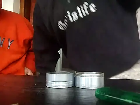 Dracomf online show from November 2025 09:59:02 PM