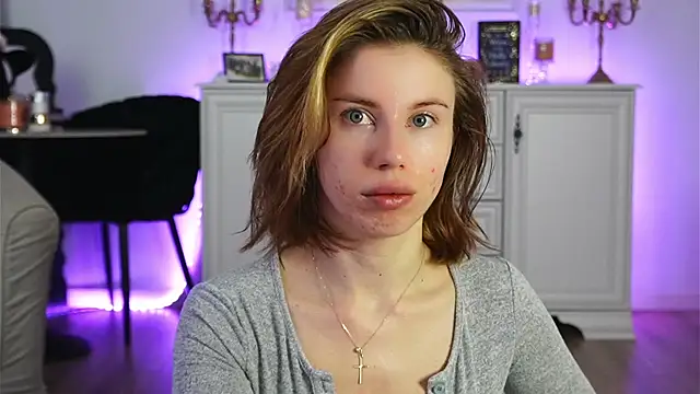 ivyleague  online show from November 2025 04:00:01 AM