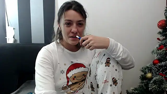 Snapshot of Dyana_Kaylinn chatting on December 2024 12:54:01 AM Dyana Kaylinn online show from December 2024 12:54:01 AM