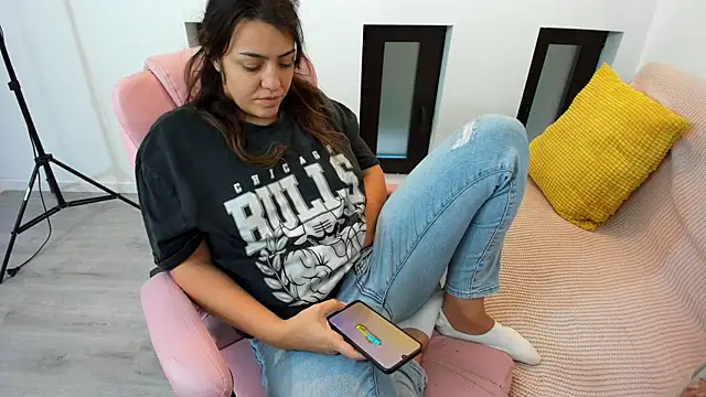 Snapshot of Dyana_Kaylinn chatting on October 2025 04:46:01 AM Dyana Kaylinn online show from October 2025 04:46:01 AM