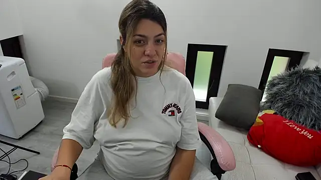 Dyana Kaylinn online show from June 2026 05:06:02 AM