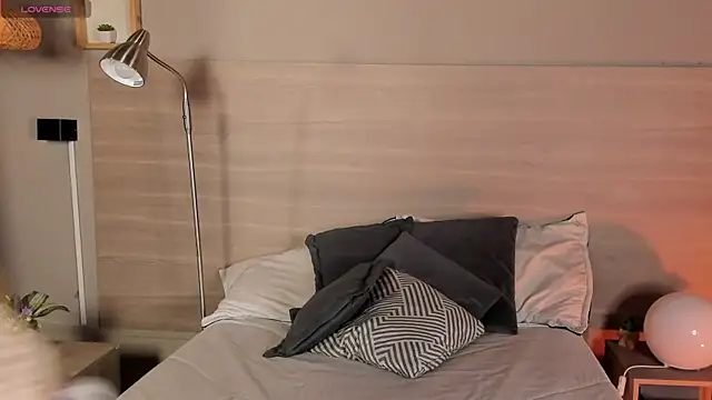 nayah   online show from May 2026 08:07:01 PM