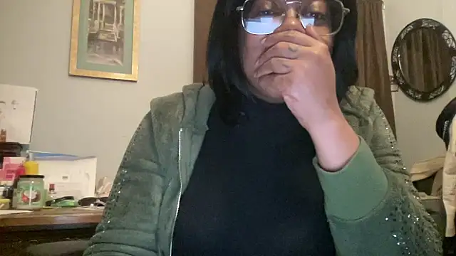 MommyConfident online show from December 2025 01:43:02 AM