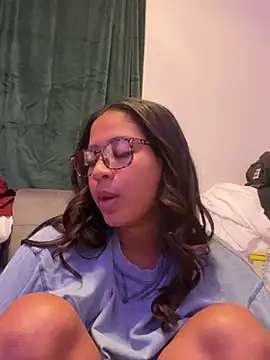 Snapshot of VanessaBling chatting on February 2025 04:01:02 PM VanessaBling online show from February 2025 04:01:02 PM