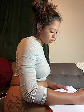 Snapshot of VanessaBling chatting on February 2025 02:28:02 AM VanessaBling online show from February 2025 02:28:02 AM