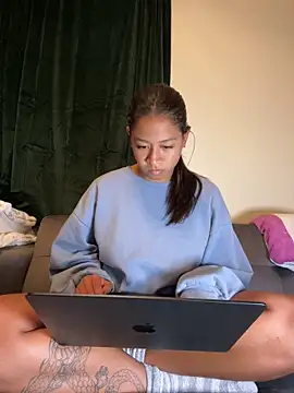 Snapshot of VanessaBling chatting on March 2025 01:35:02 AM VanessaBling online show from March 2025 01:35:02 AM