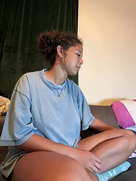 Snapshot of VanessaBling chatting on March 2025 01:10:02 AM VanessaBling online show from March 2025 01:10:02 AM