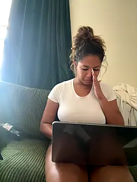 Snapshot of VanessaBling chatting on October 2025 08:38:02 PM VanessaBling online show from October 2025 08:38:02 PM