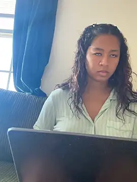 Snapshot of VanessaBling chatting on November 2025 04:18:01 PM VanessaBling online show from November 2025 04:18:01 PM