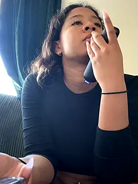 Snapshot of VanessaBling chatting on November 2025 07:35:01 PM VanessaBling online show from November 2025 07:35:01 PM