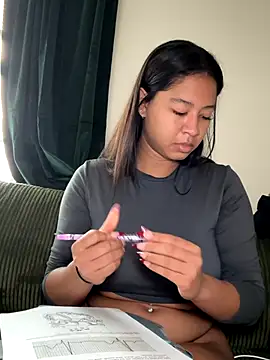 Snapshot of VanessaBling chatting on December 2025 04:23:02 PM VanessaBling online show from December 2025 04:23:02 PM