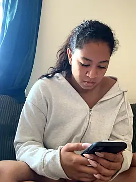 Snapshot of VanessaBling chatting on January 2026 04:12:02 PM VanessaBling online show from January 2026 04:12:02 PM