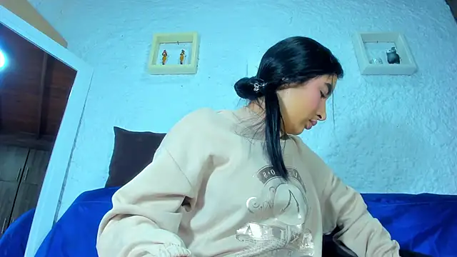 emiily s online show from March 2025 12:04:02 PM