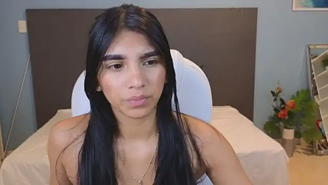 maiaa ruiz online show from December 2024 04:26:01 PM