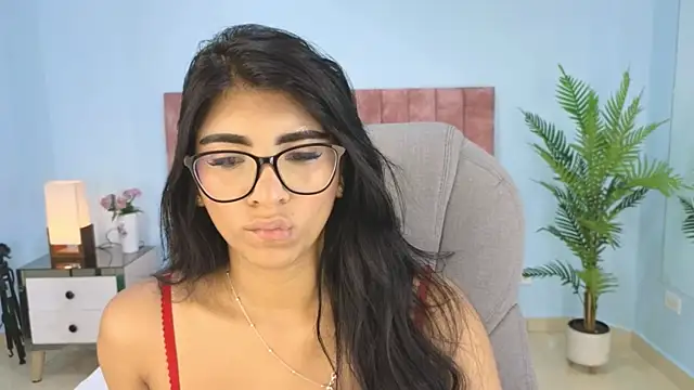 maiaa ruiz online show from November 2025 02:49:01 PM