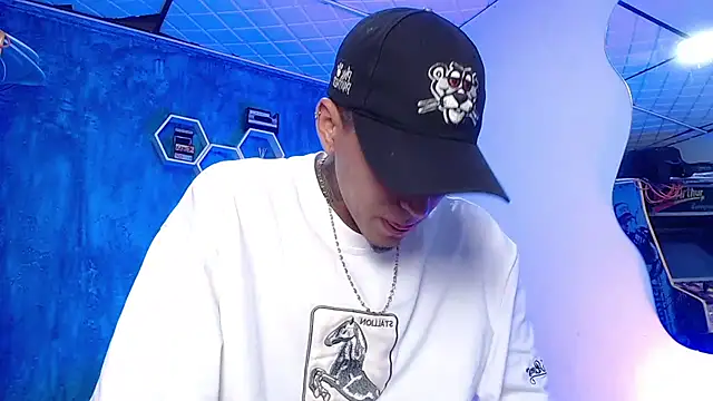 Liam lee online show from February 2025 04:46:01 PM