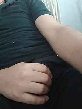 Snapshot of latino17 chatting on November 2025 03:56:02 PM latino17 online show from November 2025 03:56:02 PM