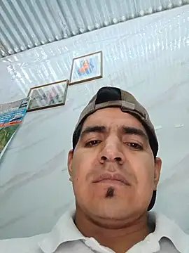 Snapshot of latino17 chatting on November 2025 06:27:01 AM latino17 online show from November 2025 06:27:01 AM