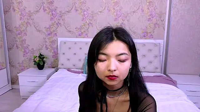 Snapshot of Shy_Kira chatting on December 2024 03:33:02 PM Shy Kira online show from December 2024 03:33:02 PM