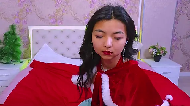 Snapshot of Shy_Kira chatting on December 2024 06:38:02 PM Shy Kira online show from December 2024 06:38:02 PM