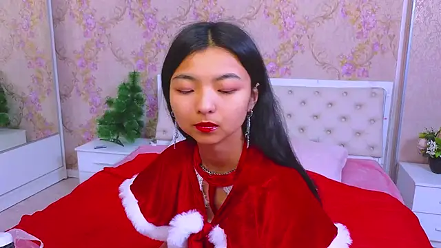 Snapshot of Shy_Kira chatting on December 2024 12:34:02 PM Shy Kira online show from December 2024 12:34:02 PM