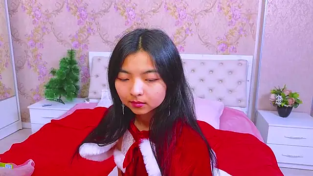 Snapshot of Shy_Kira chatting on December 2024 06:45:01 PM Shy Kira online show from December 2024 06:45:01 PM