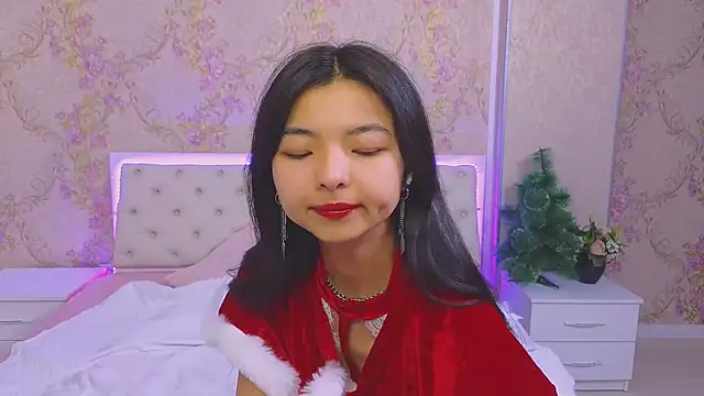 Snapshot of Shy_Kira chatting on December 2024 03:31:02 PM Shy Kira online show from December 2024 03:31:02 PM