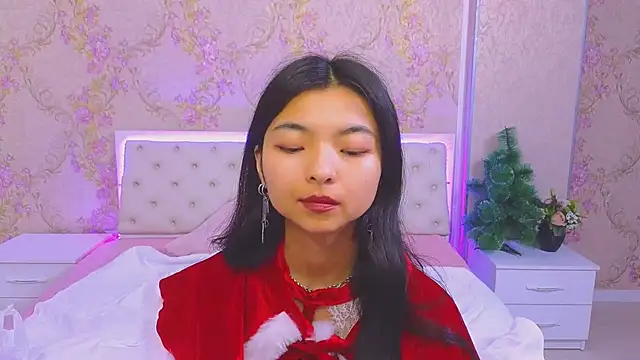 Snapshot of Shy_Kira chatting on December 2024 06:34:01 PM Shy Kira online show from December 2024 06:34:01 PM