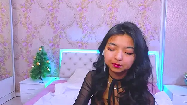 Snapshot of Shy_Kira chatting on December 2024 03:37:01 PM Shy Kira online show from December 2024 03:37:01 PM