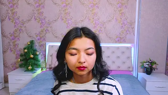 Snapshot of Shy_Kira chatting on January 2025 06:35:01 PM Shy Kira online show from January 2025 06:35:01 PM