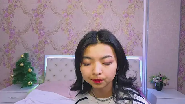 Snapshot of Shy_Kira chatting on January 2025 03:33:02 PM Shy Kira online show from January 2025 03:33:02 PM