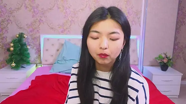 Snapshot of Shy_Kira chatting on January 2025 03:27:01 PM Shy Kira online show from January 2025 03:27:01 PM